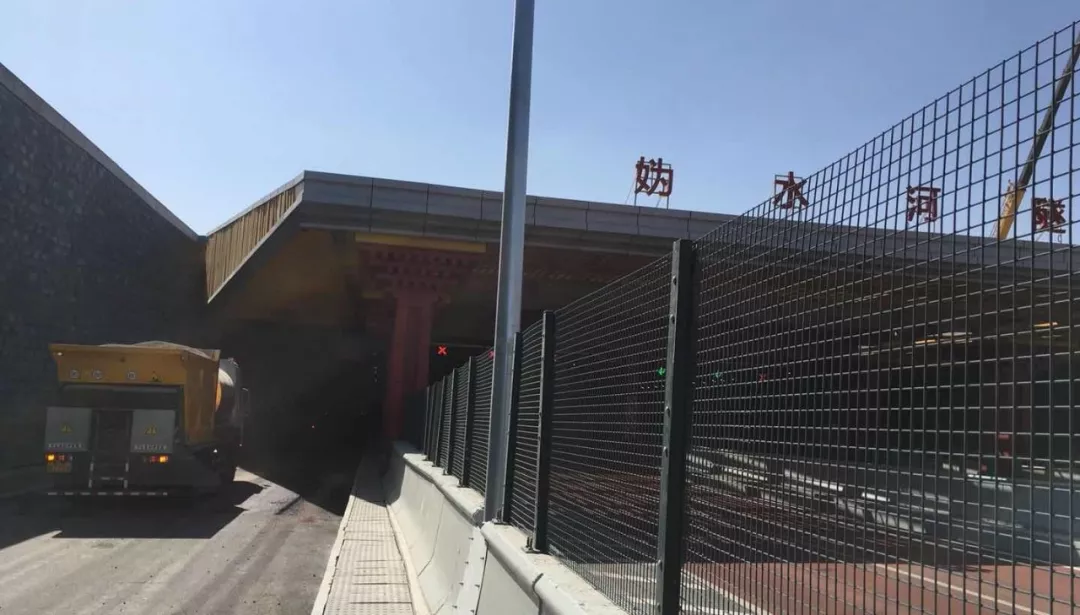 asiagame同步车助力西安机场、北京城郊路面建设-新闻资讯-路面抛丸机生产厂家_同步碎石封层车_路面抛丸机_asiagame