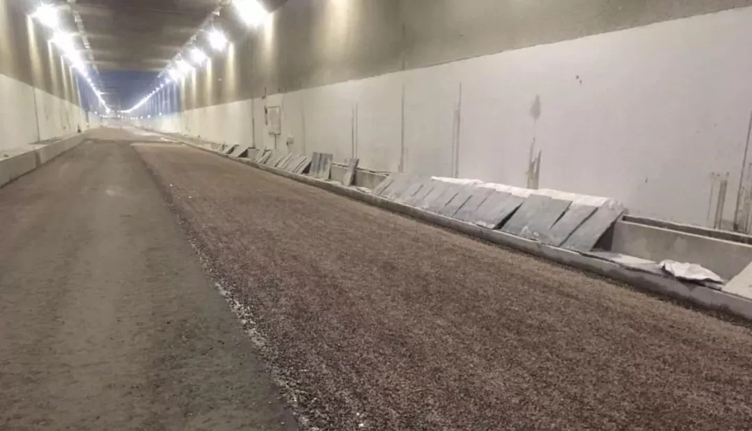 asiagame同步车助力西安机场、北京城郊路面建设-新闻资讯-路面抛丸机生产厂家_同步碎石封层车_路面抛丸机_asiagame