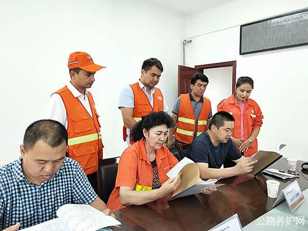 新疆：自治区公路治理局督导检查下层清静生产事情-新闻资讯-路面抛丸机生产厂家_同步碎石封层车_路面抛丸机_asiagame