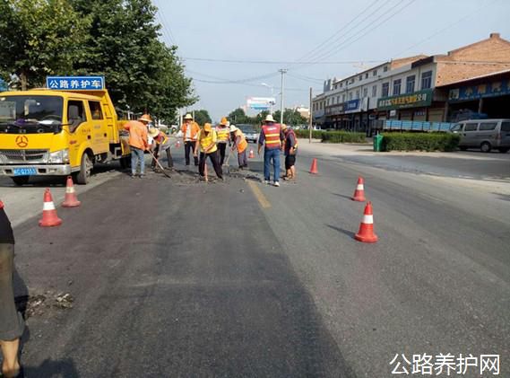 陕西：眉县公路段起劲开展雨后路面病害修复事情-新闻资讯-路面抛丸机生产厂家_同步碎石封层车_路面抛丸机_asiagame