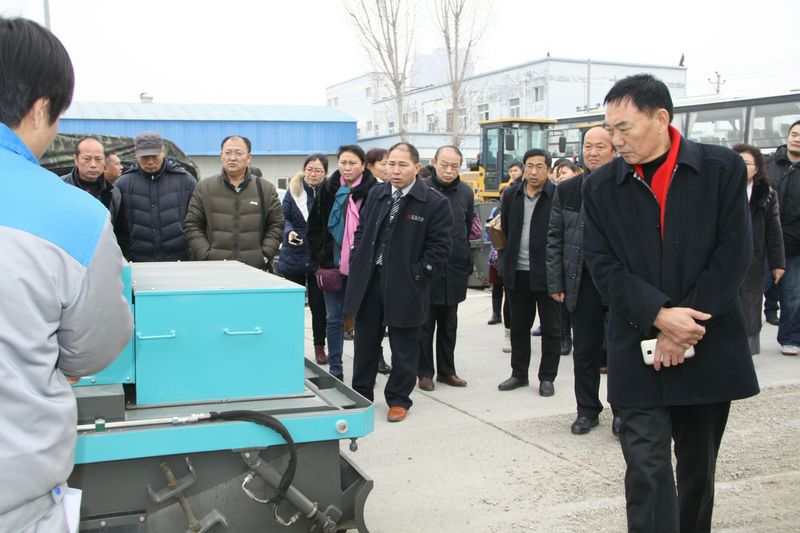 河南省环卫清洁行业协会考察-新闻资讯-路面抛丸机生产厂家_同步碎石封层车_路面抛丸机_asiagame